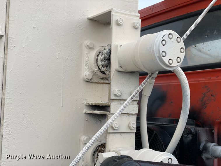 image for item IR9508 1982 GMC C6000  pulling unit