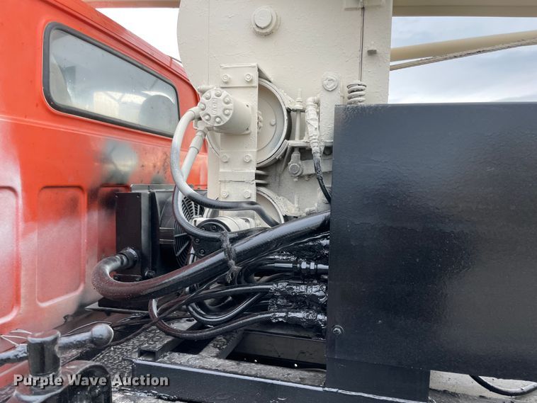 image for item IR9508 1982 GMC C6000  pulling unit