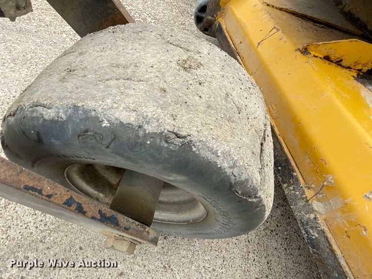 image for item IR9897 2013 Hustler Super Z  ZTR lawn mower