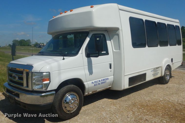 image for item IT9111 2012 Ford Econoline E450  shuttle bus