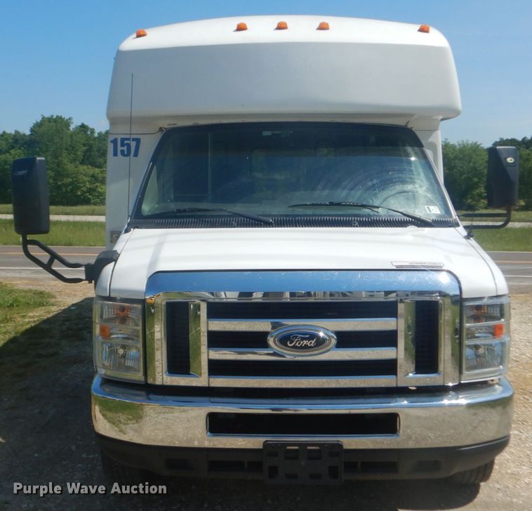 image for item IT9111 2012 Ford Econoline E450  shuttle bus