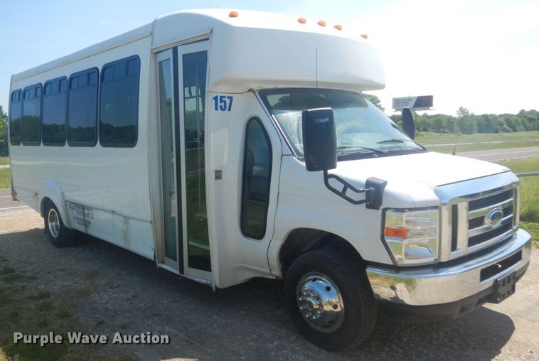image for item IT9111 2012 Ford Econoline E450  shuttle bus