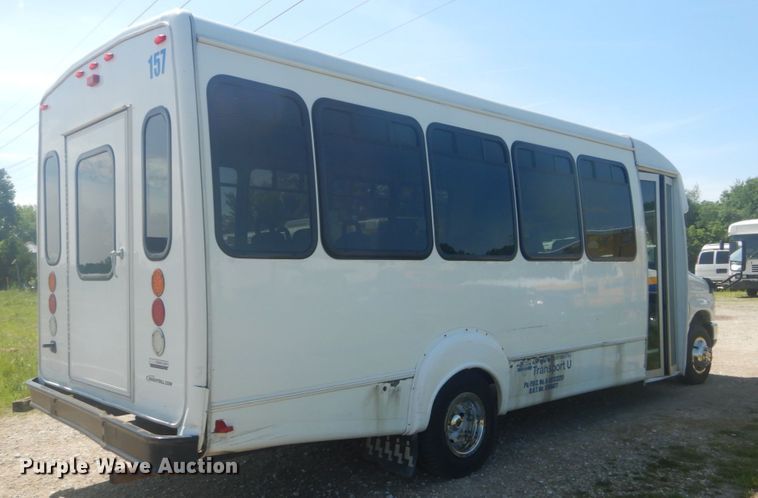 image for item IT9111 2012 Ford Econoline E450  shuttle bus