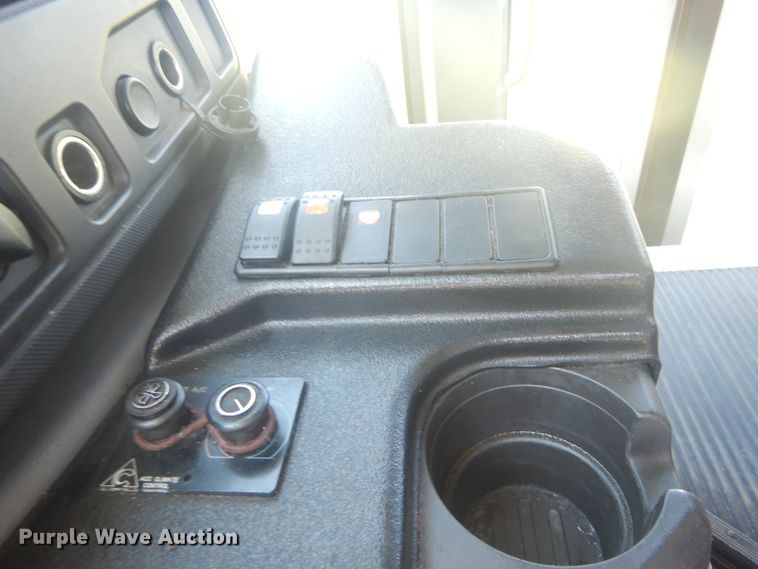 image for item IT9111 2012 Ford Econoline E450  shuttle bus