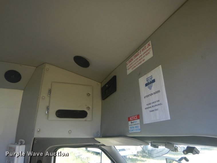 image for item IT9111 2012 Ford Econoline E450  shuttle bus