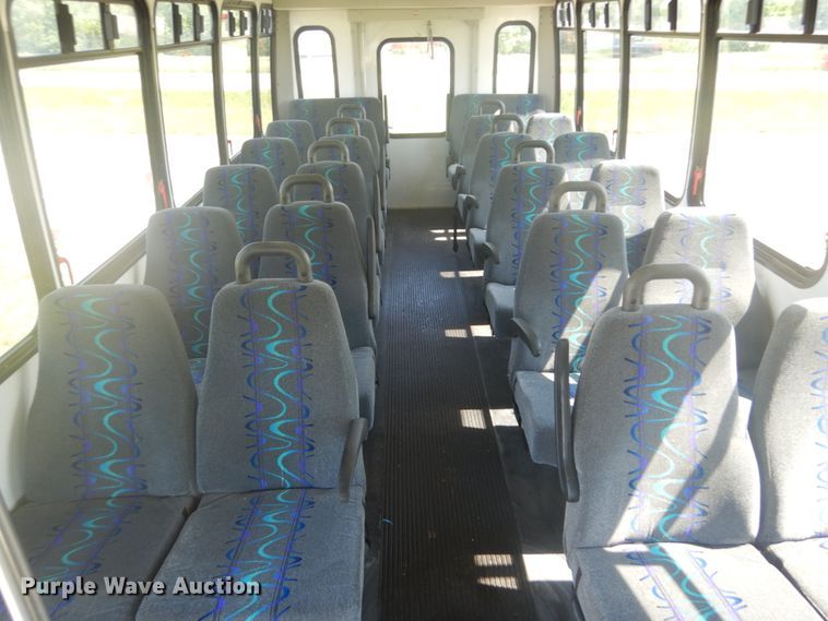 image for item IT9111 2012 Ford Econoline E450  shuttle bus