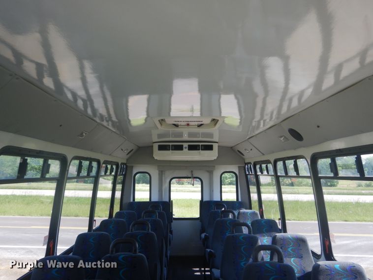 image for item IT9111 2012 Ford Econoline E450  shuttle bus