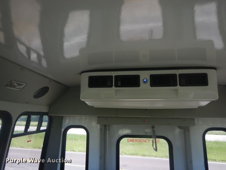image for item IT9111 2012 Ford Econoline E450  shuttle bus