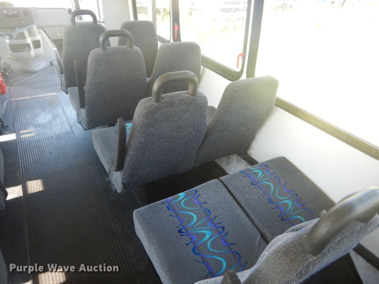 image for item IT9111 2012 Ford Econoline E450  shuttle bus