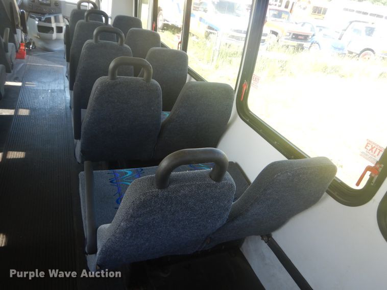 image for item IT9111 2012 Ford Econoline E450  shuttle bus