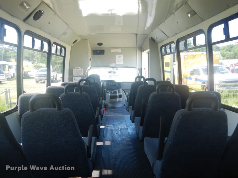 image for item IT9111 2012 Ford Econoline E450  shuttle bus