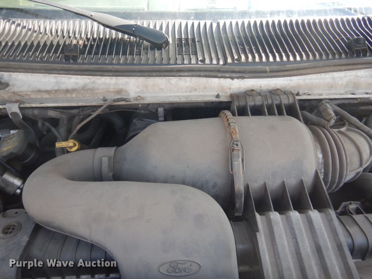 image for item IT9111 2012 Ford Econoline E450  shuttle bus