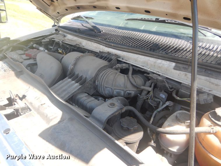 image for item IT9111 2012 Ford Econoline E450  shuttle bus