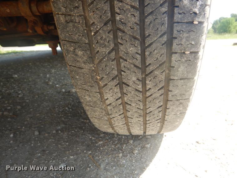 image for item IT9111 2012 Ford Econoline E450  shuttle bus