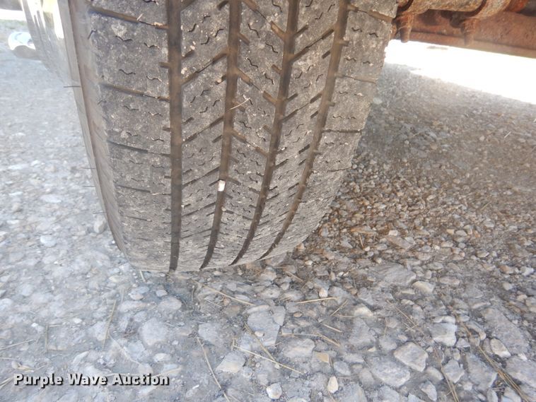 image for item IT9111 2012 Ford Econoline E450  shuttle bus