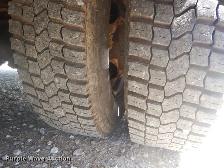 image for item IT9111 2012 Ford Econoline E450  shuttle bus