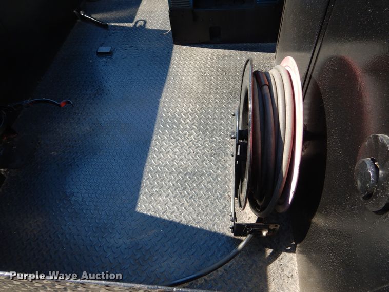 image for item IT9117 2006 Ford F350 SuperDuty  utility bed pickup truck