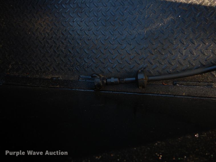 image for item IT9117 2006 Ford F350 SuperDuty  utility bed pickup truck