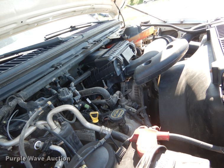 image for item IT9117 2006 Ford F350 SuperDuty  utility bed pickup truck