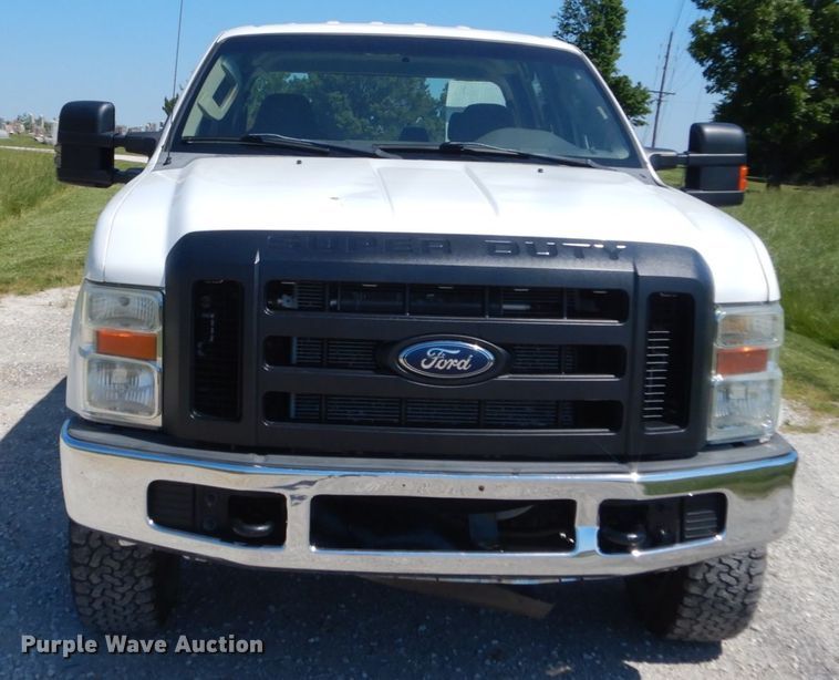 image for item IT9121 2009 Ford F250 Super Duty  Crew Cab pickup truck