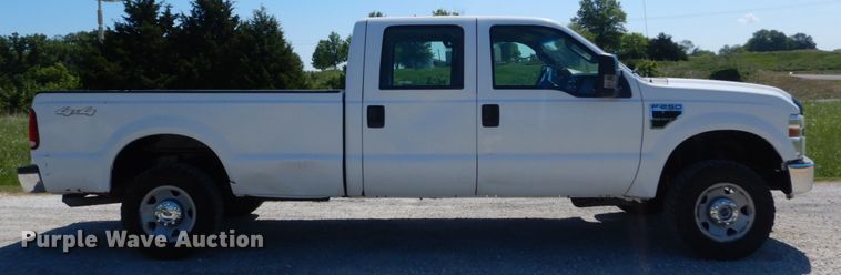 image for item IT9121 2009 Ford F250 Super Duty  Crew Cab pickup truck