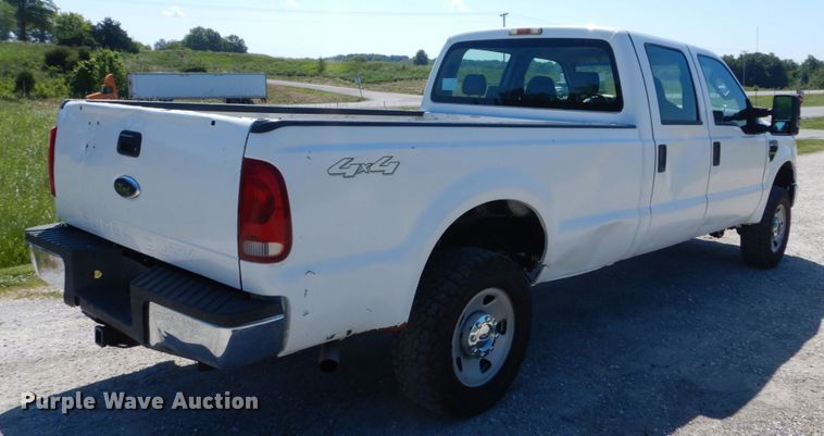 image for item IT9121 2009 Ford F250 Super Duty  Crew Cab pickup truck