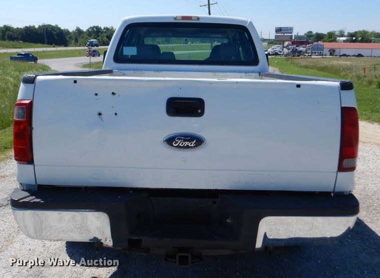 image for item IT9121 2009 Ford F250 Super Duty  Crew Cab pickup truck