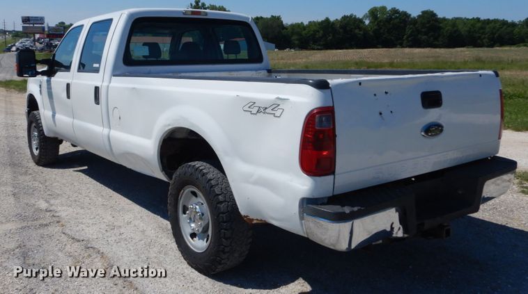image for item IT9121 2009 Ford F250 Super Duty  Crew Cab pickup truck