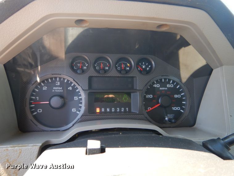 image for item IT9121 2009 Ford F250 Super Duty  Crew Cab pickup truck