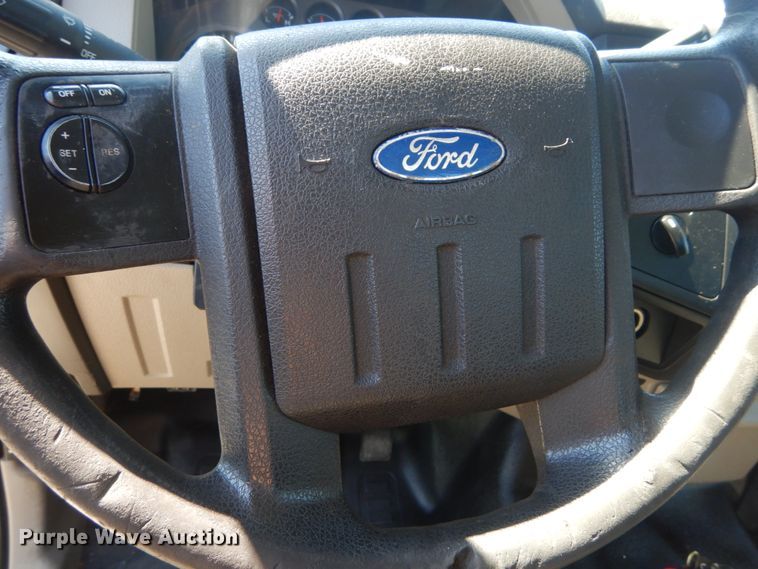 image for item IT9121 2009 Ford F250 Super Duty  Crew Cab pickup truck