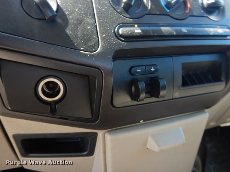 image for item IT9121 2009 Ford F250 Super Duty  Crew Cab pickup truck