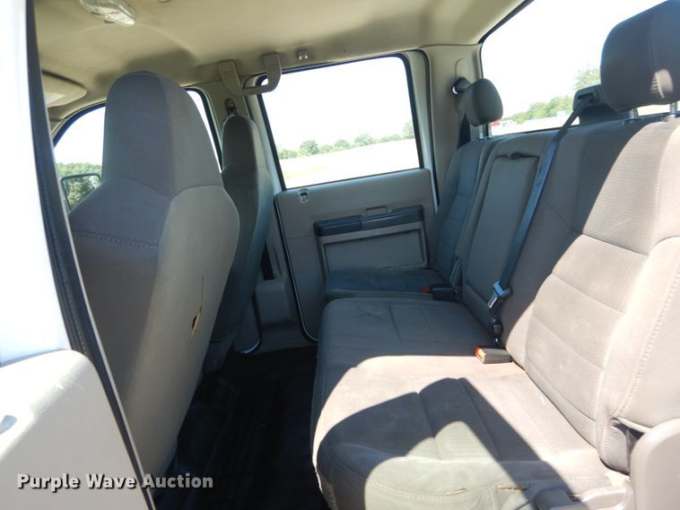 image for item IT9121 2009 Ford F250 Super Duty  Crew Cab pickup truck