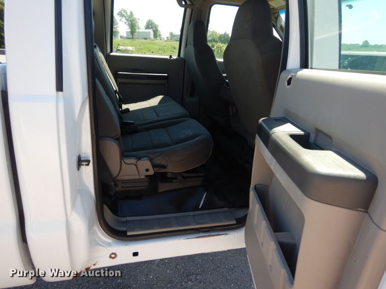 image for item IT9121 2009 Ford F250 Super Duty  Crew Cab pickup truck