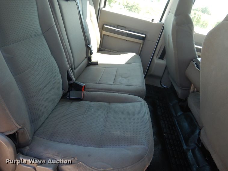 image for item IT9121 2009 Ford F250 Super Duty  Crew Cab pickup truck