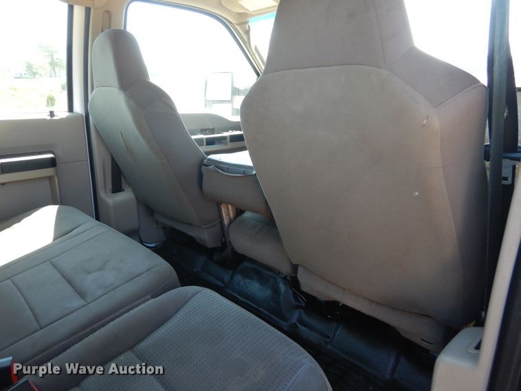 image for item IT9121 2009 Ford F250 Super Duty  Crew Cab pickup truck