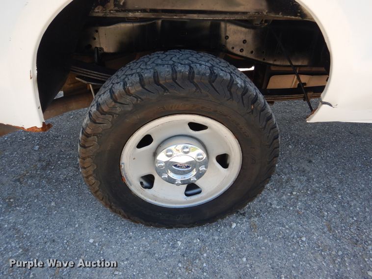 image for item IT9121 2009 Ford F250 Super Duty  Crew Cab pickup truck