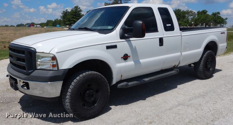 image for item IT9122 2007 Ford F350 SuperDuty  SuperCab pickup truck
