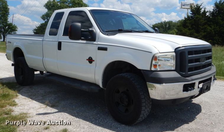 image for item IT9122 2007 Ford F350 SuperDuty  SuperCab pickup truck