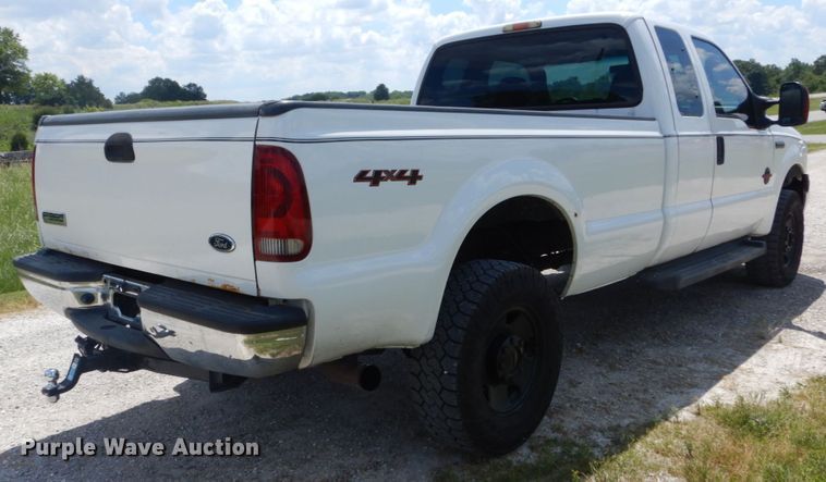 image for item IT9122 2007 Ford F350 SuperDuty  SuperCab pickup truck