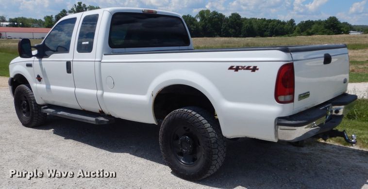 image for item IT9122 2007 Ford F350 SuperDuty  SuperCab pickup truck