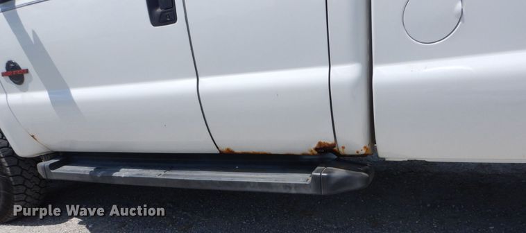 image for item IT9122 2007 Ford F350 SuperDuty  SuperCab pickup truck
