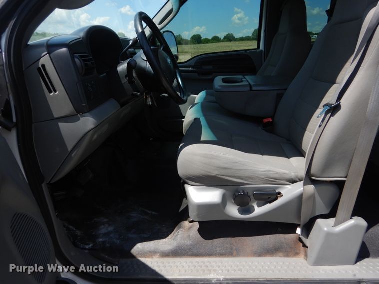 image for item IT9122 2007 Ford F350 SuperDuty  SuperCab pickup truck