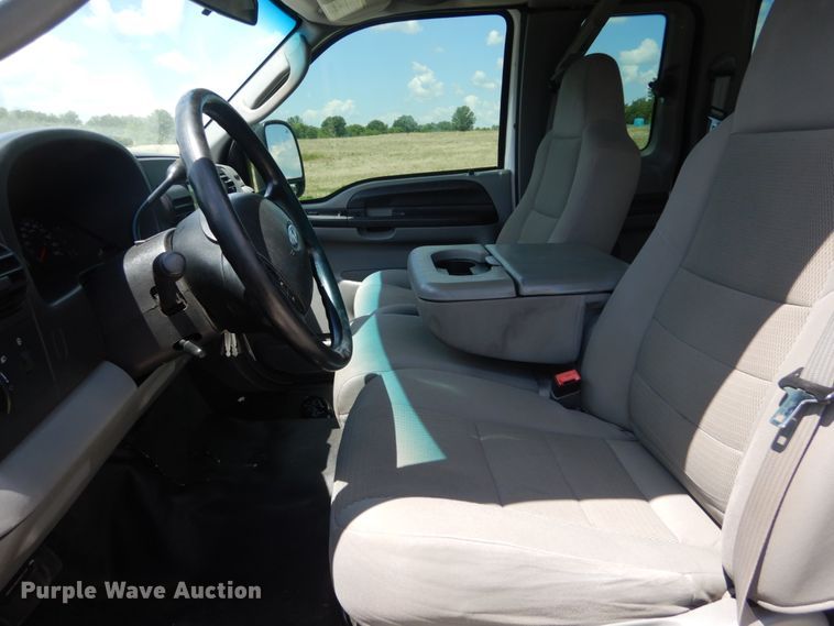 image for item IT9122 2007 Ford F350 SuperDuty  SuperCab pickup truck