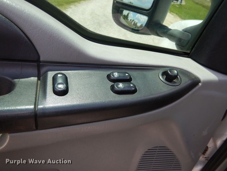 image for item IT9122 2007 Ford F350 SuperDuty  SuperCab pickup truck