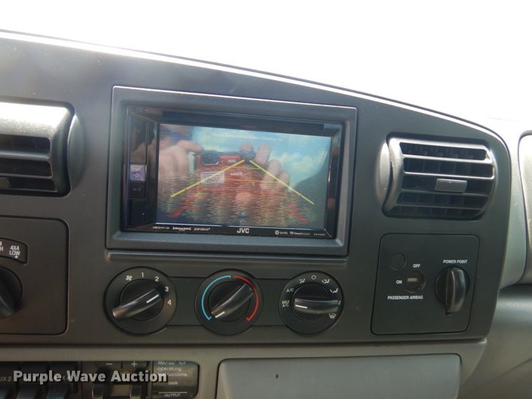 image for item IT9122 2007 Ford F350 SuperDuty  SuperCab pickup truck