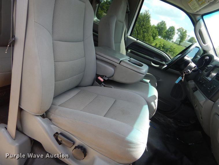 image for item IT9122 2007 Ford F350 SuperDuty  SuperCab pickup truck