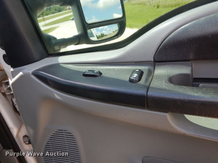 image for item IT9122 2007 Ford F350 SuperDuty  SuperCab pickup truck