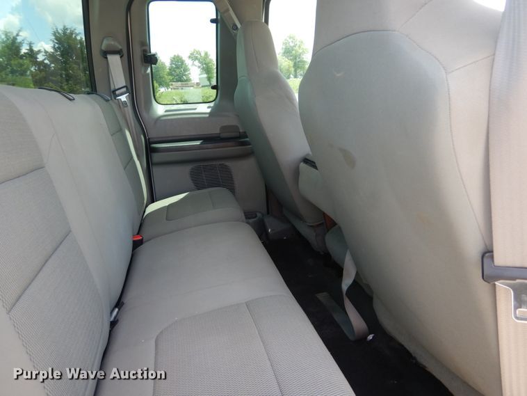 image for item IT9122 2007 Ford F350 SuperDuty  SuperCab pickup truck