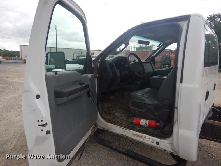 image for item IT9144 2011 Ford F550  truck cab and chassis