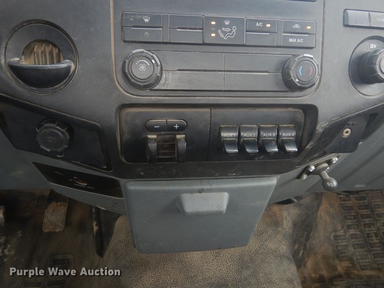 image for item IT9144 2011 Ford F550  truck cab and chassis